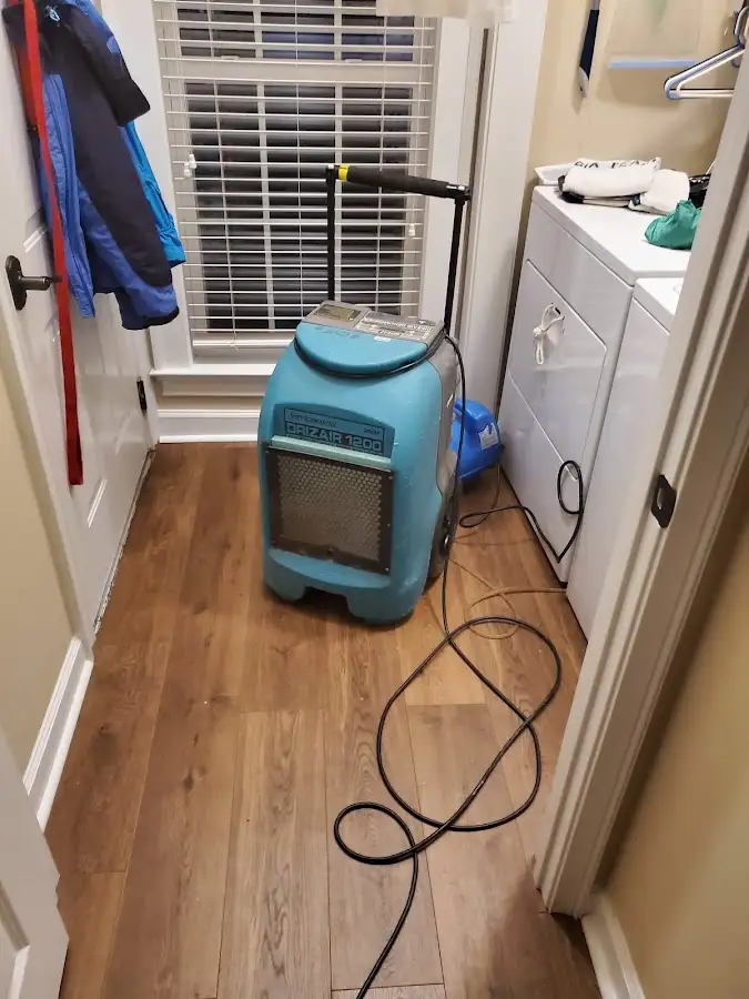Commercial dehumidifier deployed for Flood Damage Cleanup in Lake Bluff
